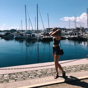 Meet your Posher, Lauren